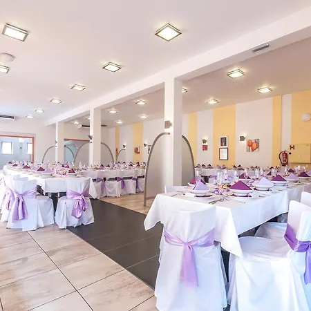 Slunecni Dvur Hotel