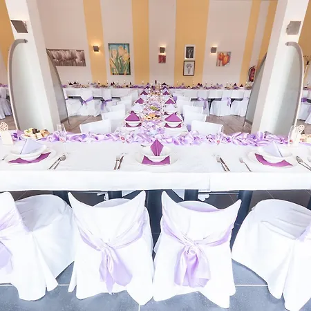 Slunecni Dvur Hotel