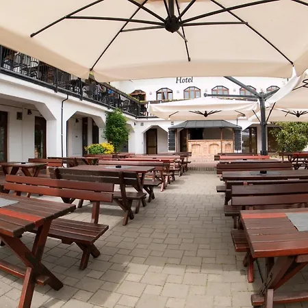 Slunecni Dvur Hotel