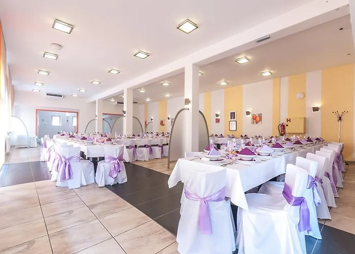 Slunecni Dvur Hotel